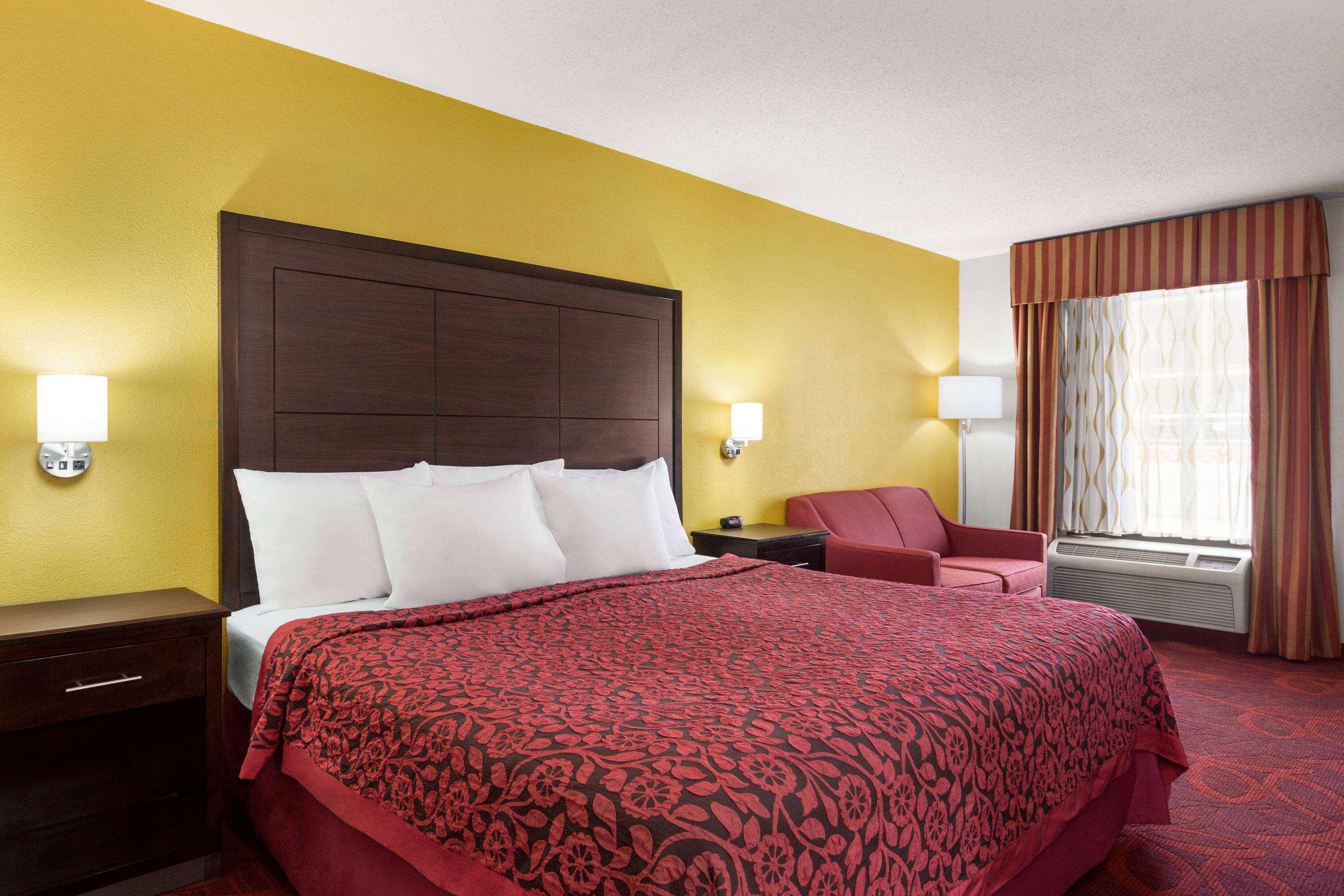 Days Inn By Wyndham Weldon Roanoke Rapids Экстерьер фото