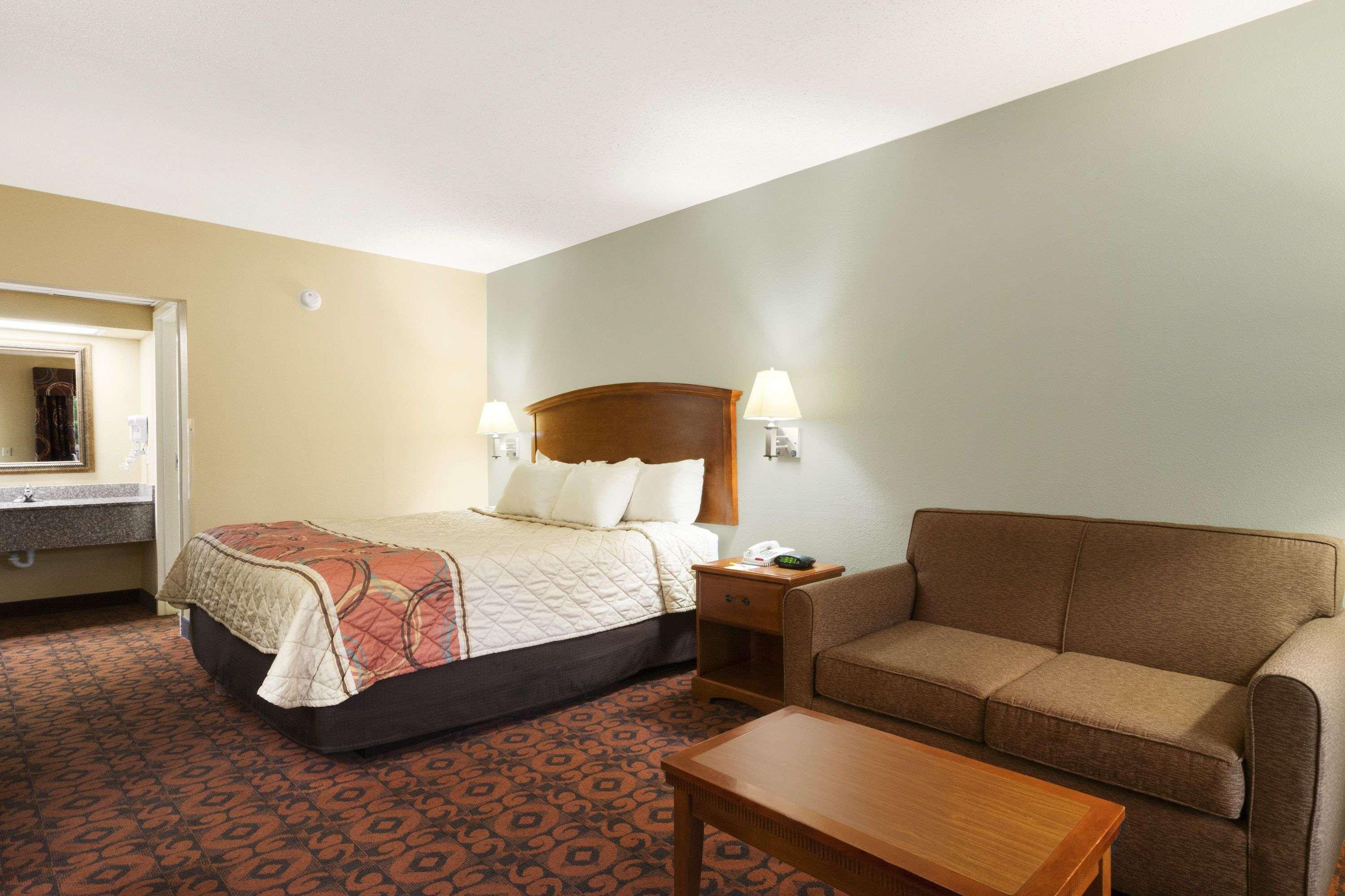 Days Inn By Wyndham Weldon Roanoke Rapids Экстерьер фото