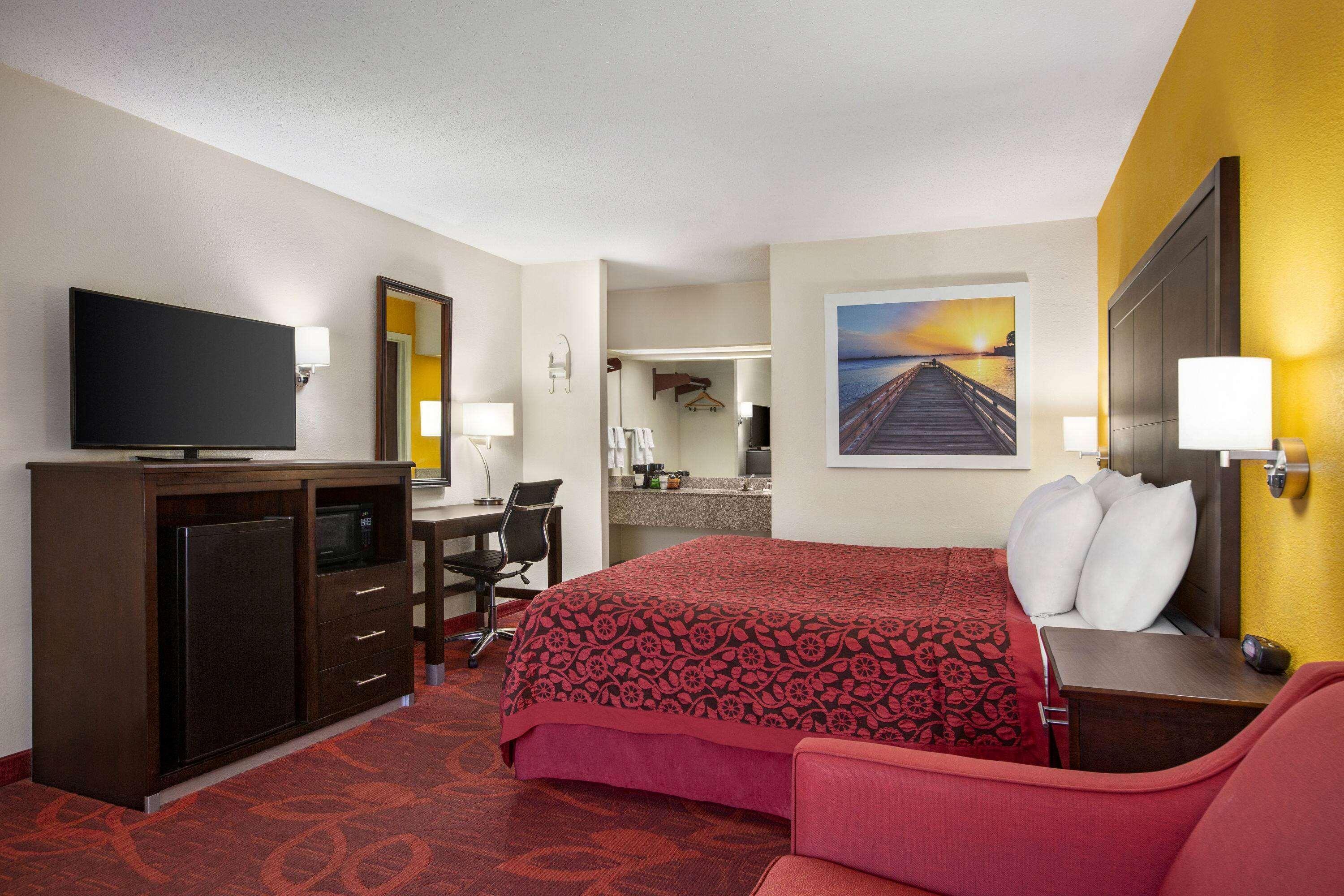 Days Inn By Wyndham Weldon Roanoke Rapids Экстерьер фото