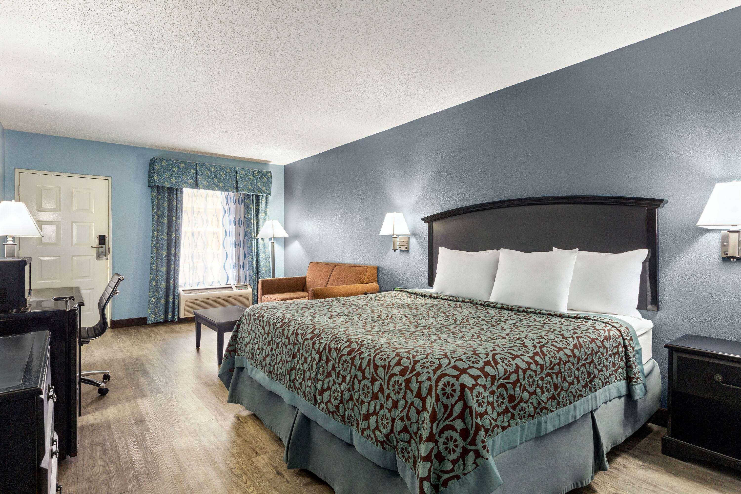 Days Inn By Wyndham Weldon Roanoke Rapids Экстерьер фото