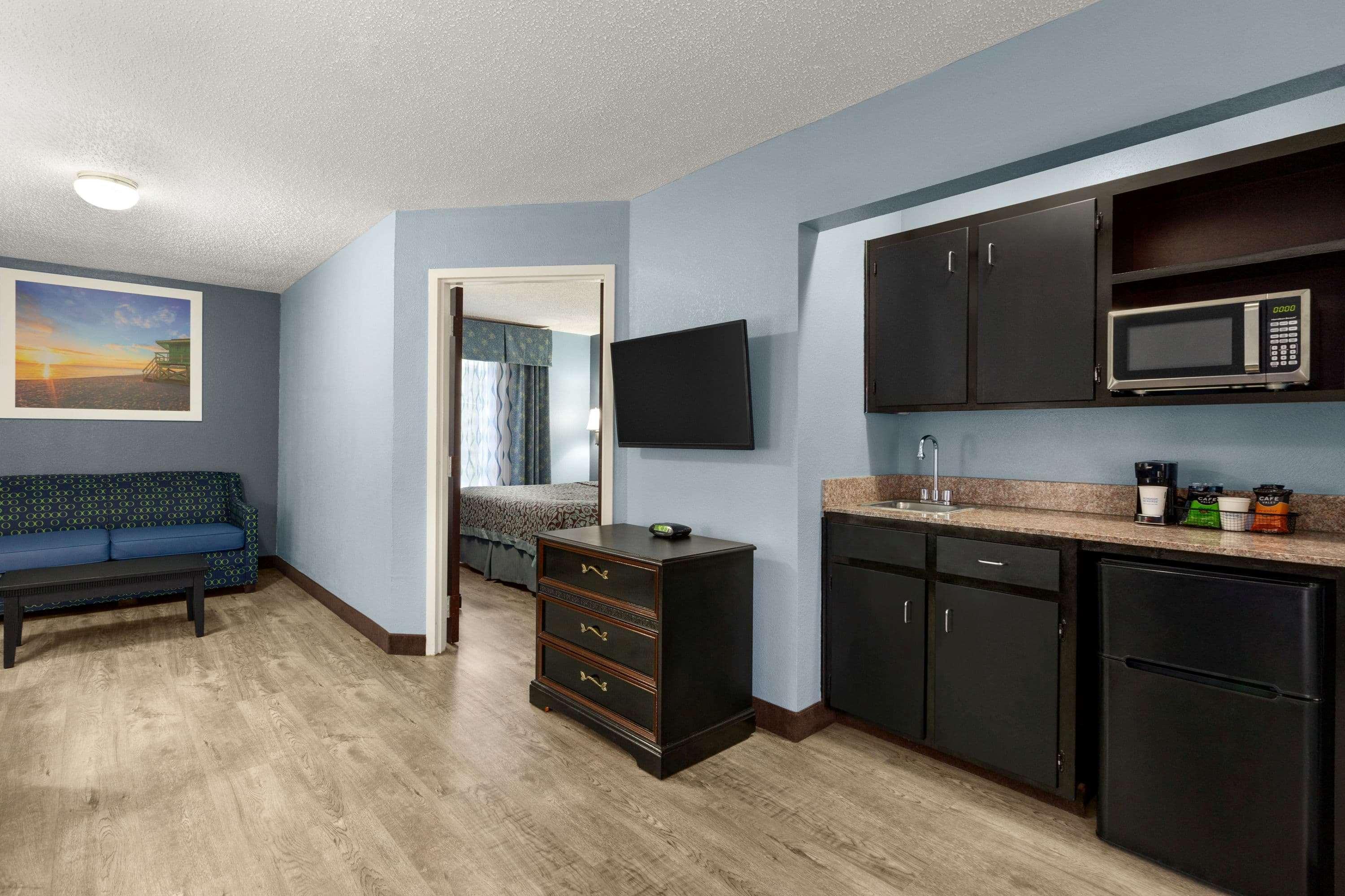 Days Inn By Wyndham Weldon Roanoke Rapids Экстерьер фото