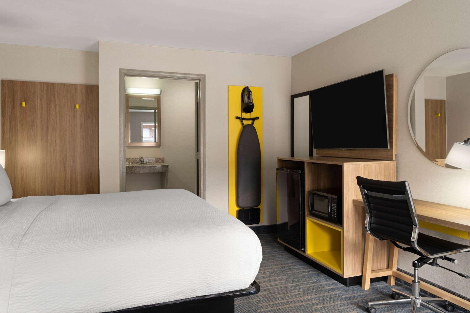 Days Inn By Wyndham Weldon Roanoke Rapids Экстерьер фото