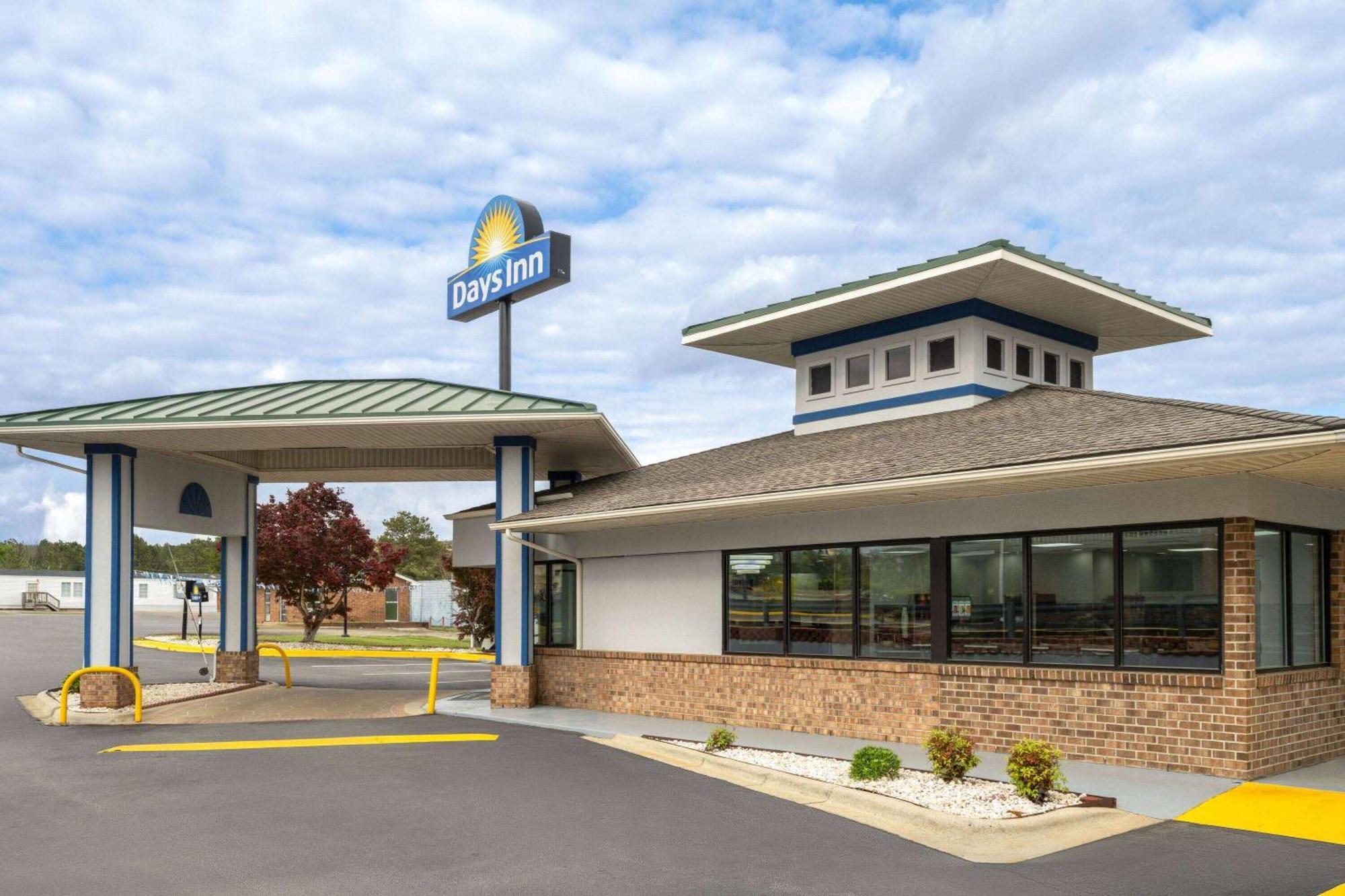 Days Inn By Wyndham Weldon Roanoke Rapids Экстерьер фото
