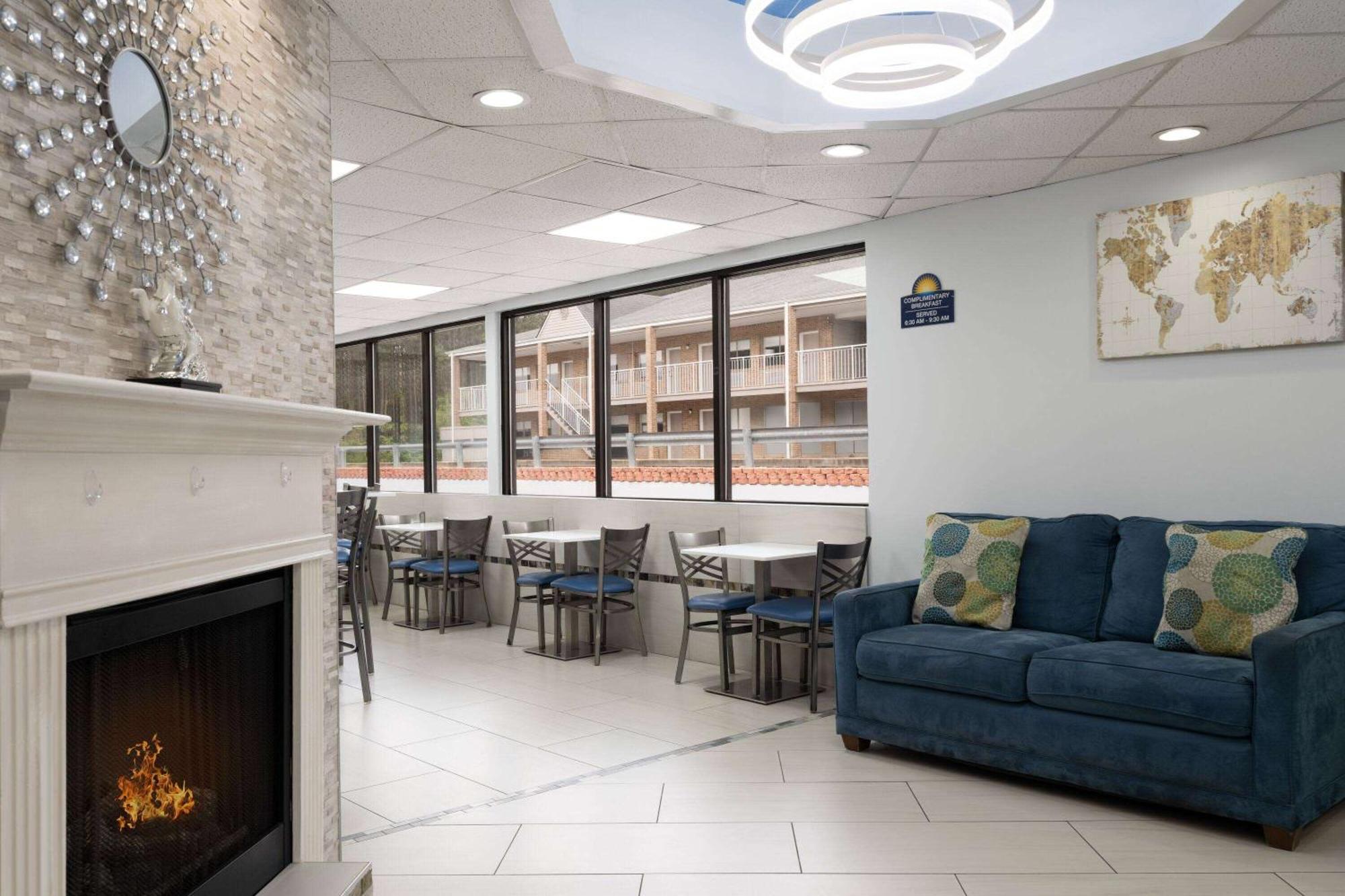 Days Inn By Wyndham Weldon Roanoke Rapids Экстерьер фото
