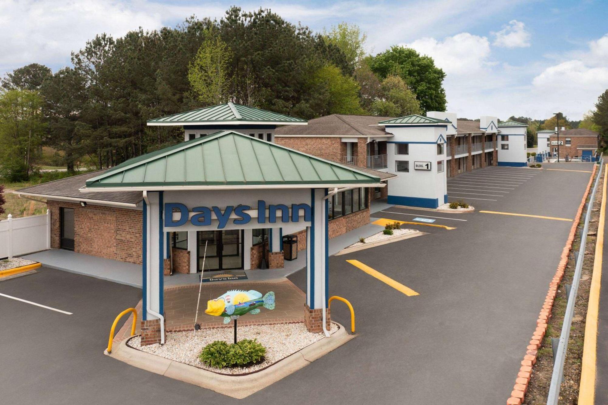 Days Inn By Wyndham Weldon Roanoke Rapids Экстерьер фото